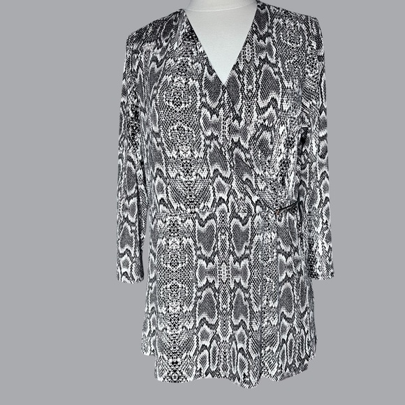 CALVIN KLEIN FAUX WRAP TOP - Picture 2 of 6